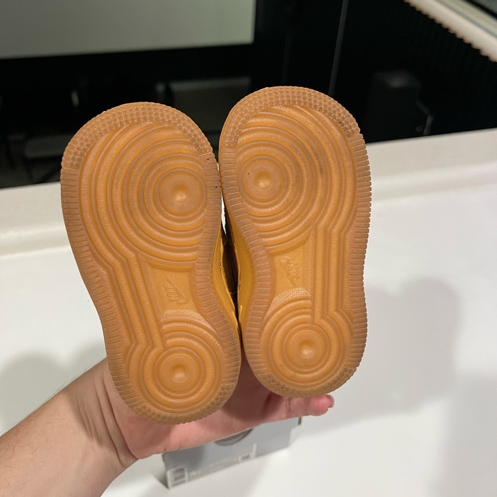Nike Kids Brown Sneakers - Picture 5 of 5